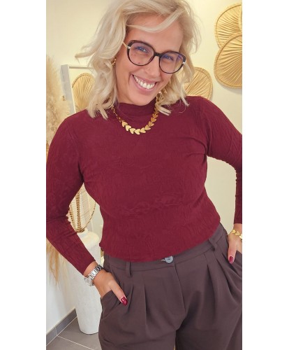 Haut Col Montant Texturé Bordeaux – Rebecca