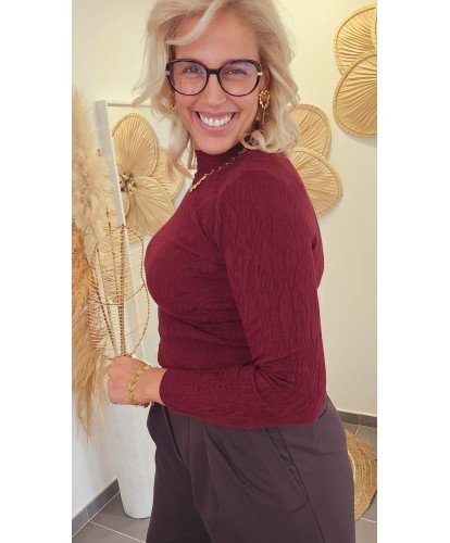 Haut Col Montant Texturé Bordeaux – Rebecca