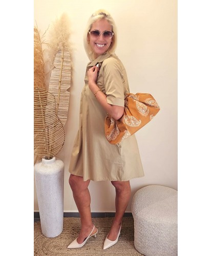 Robe Chemise Camel Élégance...