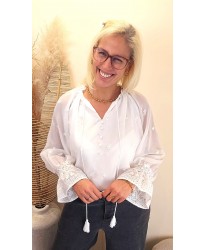 Blouse Bohème Chic Broderies Fleuries - Kenza